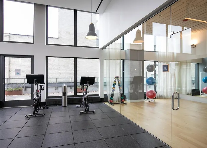 W Loop W Gym Pool Coworking Nr Uic Chi-397